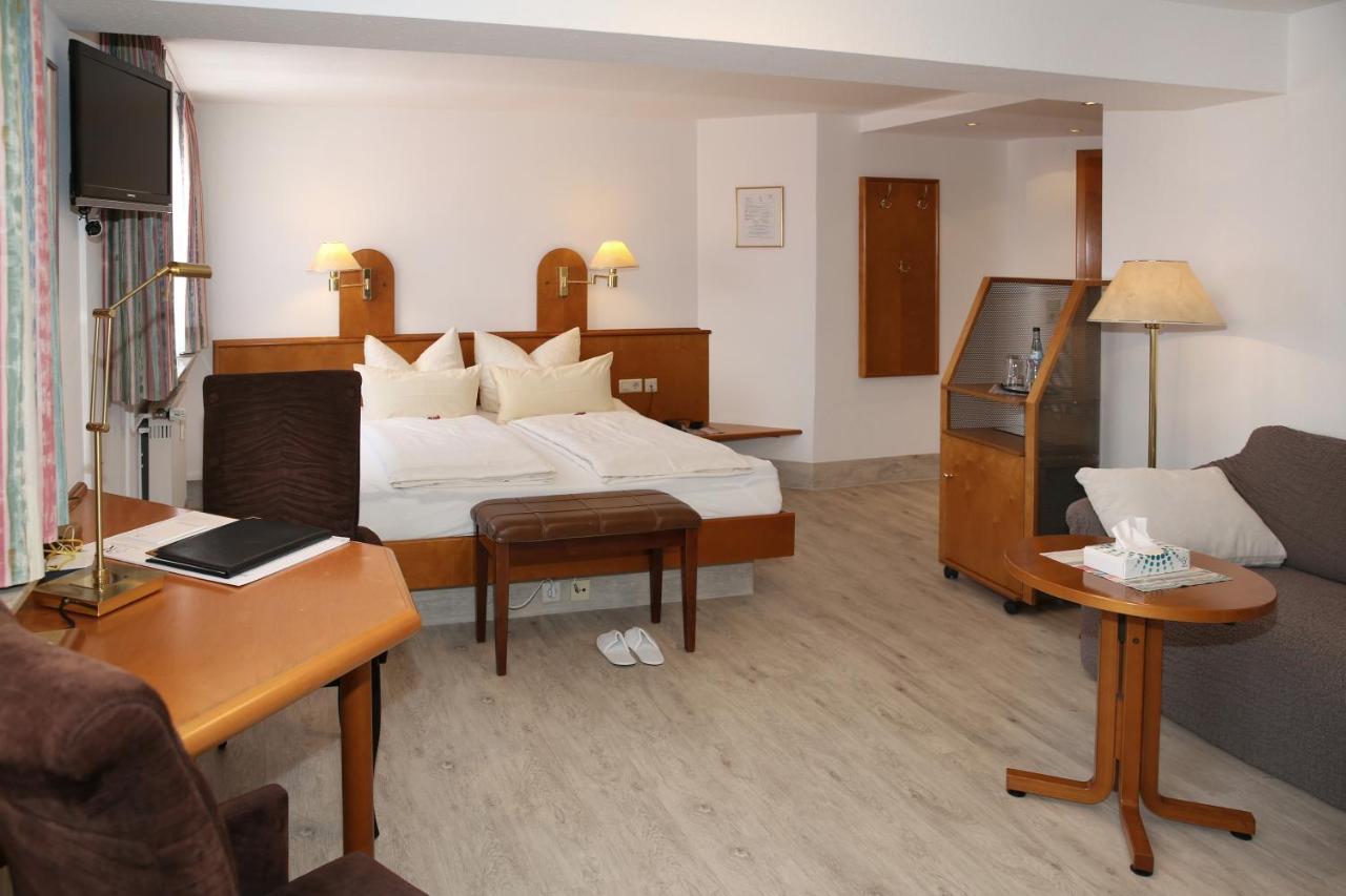 Hotel Zum Weissen Roessel Walldorf  Exterior foto