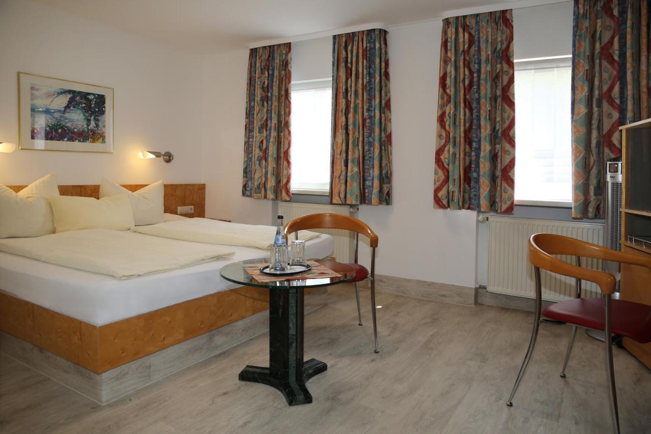 Hotel Zum Weissen Roessel Walldorf  Exterior foto